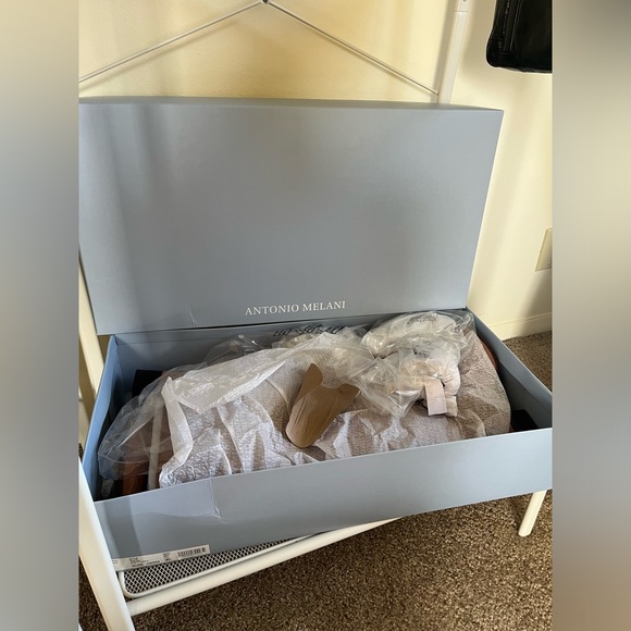 Knee High Suede boots style Rilee color soft crepe size 8.5 Antonio Melani - Picture 5 of 5